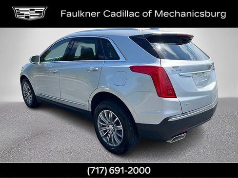 Used 2017 Cadillac XT5 Luxury w/ Driver Awareness Package AWD/4WD image 9