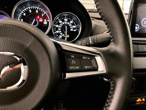 Used 2022 MAZDA MX-5 Miata Club RWD image 18