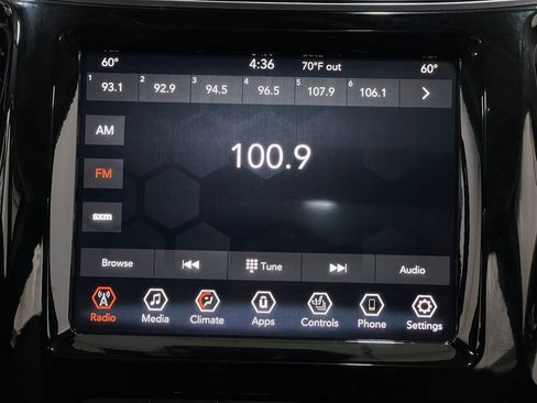 Used 2021 Jeep Cherokee Limited image 24