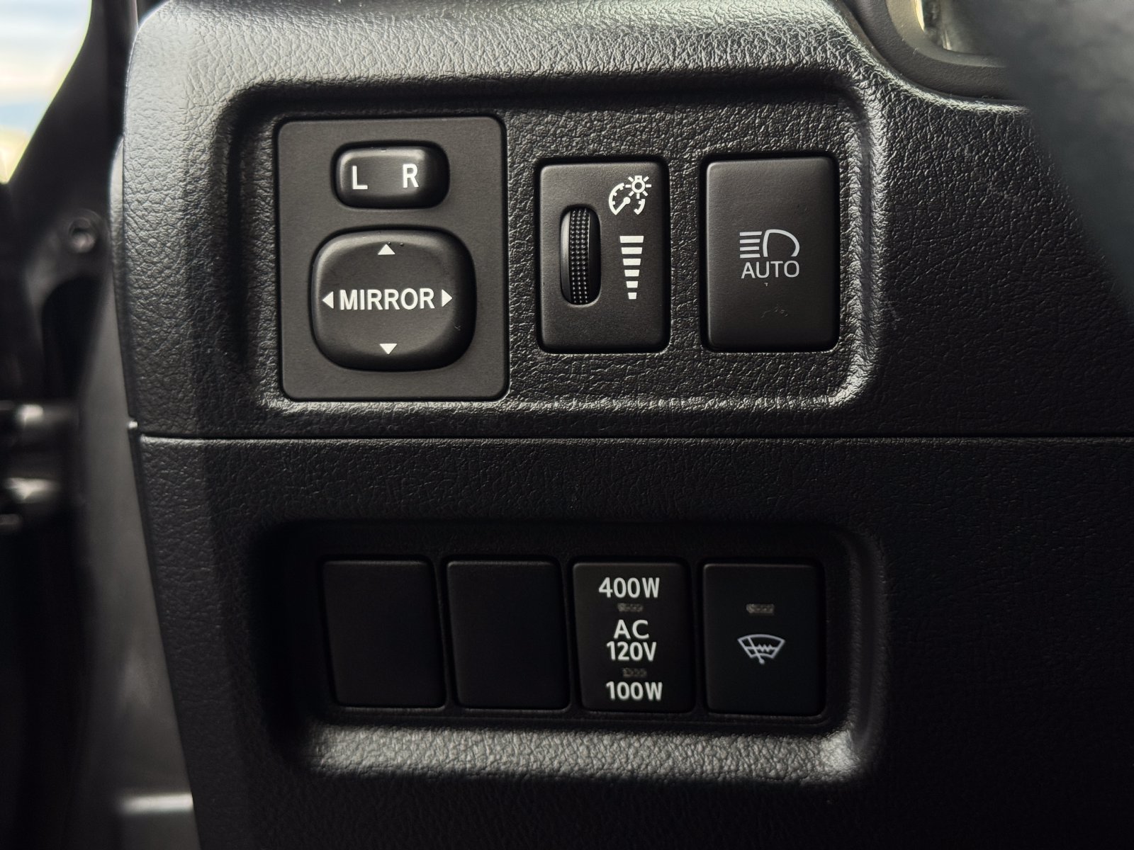 Used 2022 Toyota 4Runner SR5 Premium w/ Moonroof Package AWD/4WD image 19