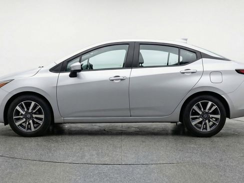 Used 2025 Nissan Versa SV FWD image 5