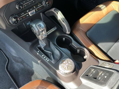 Used 2024 Ford Bronco Outer Banks image 17