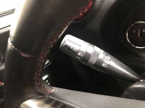 Used 2012 Jeep Wrangler Unlimited Sahara image 20