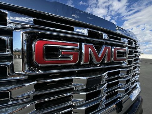 Used 2025 GMC Sierra 2500 Denali w/ Technology Package image 32