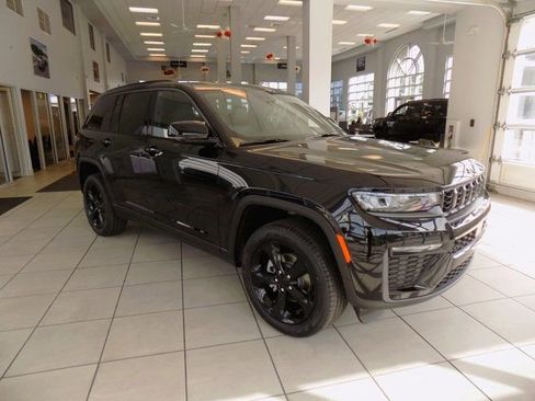 New 2026 Jeep Grand Cherokee Limited w/ Limited Altitude Package RWD image 37