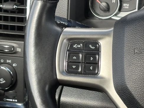 Used 2014 RAM 1500 Laramie w/ Convenience Group image 10