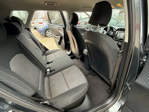 Used 2020 Kia Soul S image 10