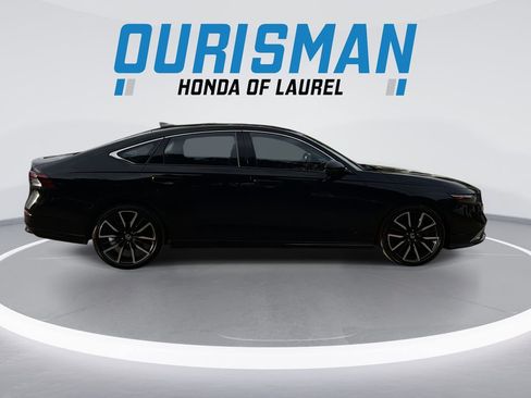 Used 2025 Honda Accord Touring image 9