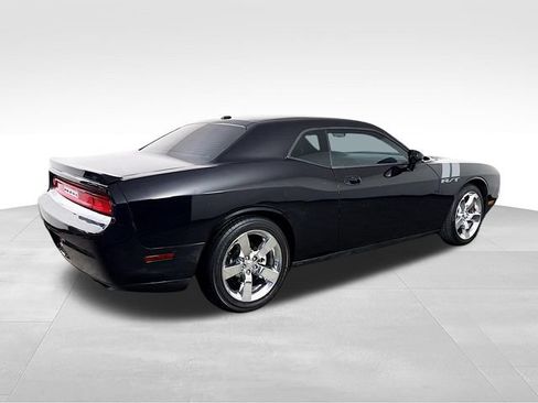 Used 2010 Dodge Challenger R/T RWD image 7