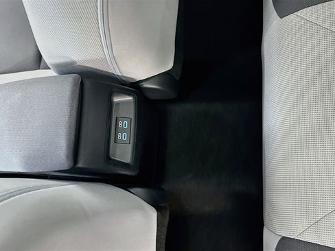 Used 2025 Toyota Corolla LE FWD image 27