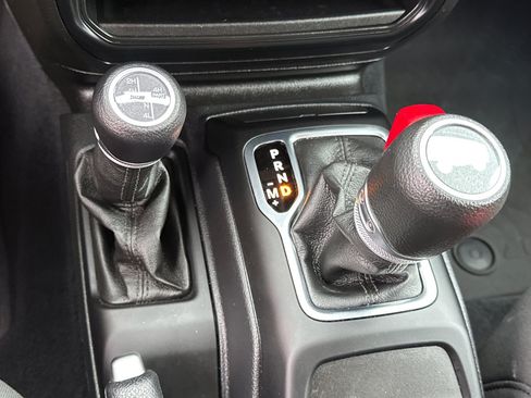 Used 2023 Jeep Wrangler Unlimited AWD/4WD image 20