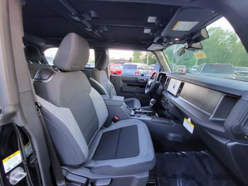 Used 2025 Ford Bronco 2-Door w/ Sasquatch Package image 10