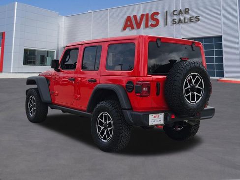 Used 2025 Jeep Wrangler Unlimited Rubicon image 3