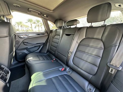 Used 2026 Porsche Macan AWD/4WD image 34