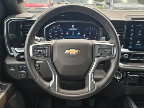 Used 2024 Chevrolet Silverado 1500 LTZ AWD/4WD image 14