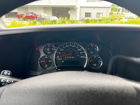 Used 2016 Chevrolet Express 2500 Work Van image 16