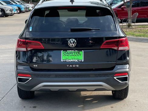 Used 2024 Volkswagen Taos SE FWD image 6