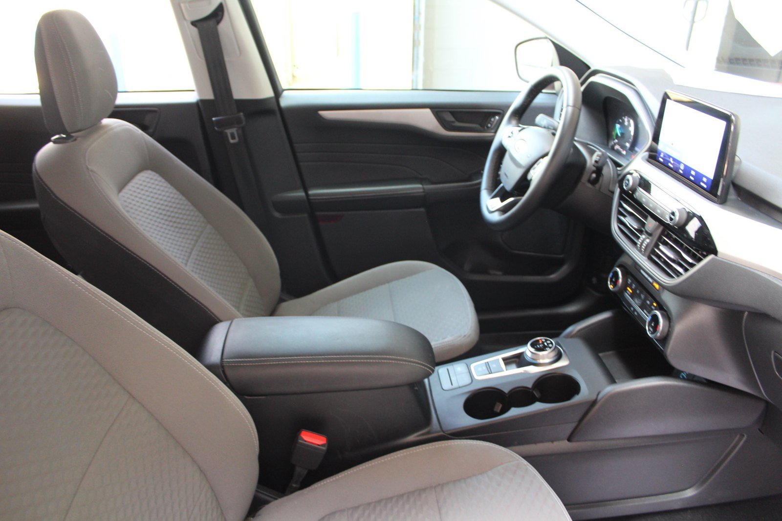 Used 2022 Ford Escape SE w/ SE Sport Appearance Package FWD image 21
