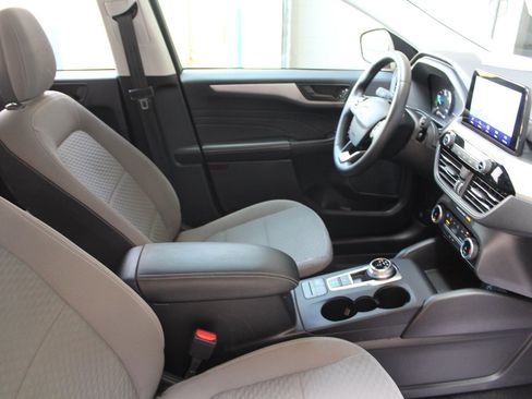 Used 2022 Ford Escape SE w/ SE Sport Appearance Package FWD image 21