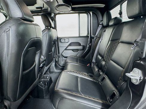 Used 2021 Jeep Gladiator Overland image 14