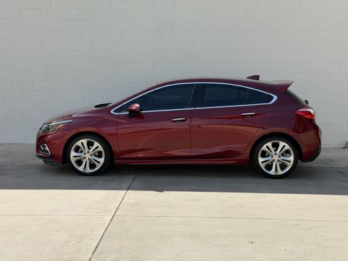 Used 2017 Chevrolet Cruze Premier FWD image 8