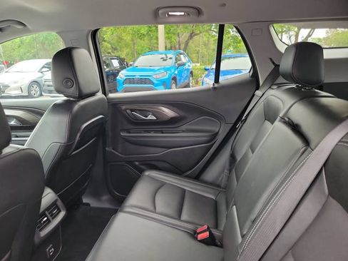 Used 2024 GMC Terrain SLT FWD image 29
