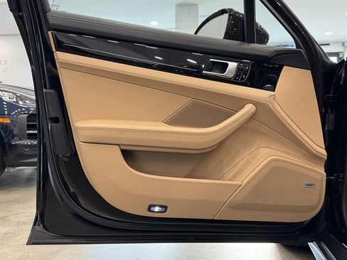 Used 2020 Porsche Panamera 4 image 13