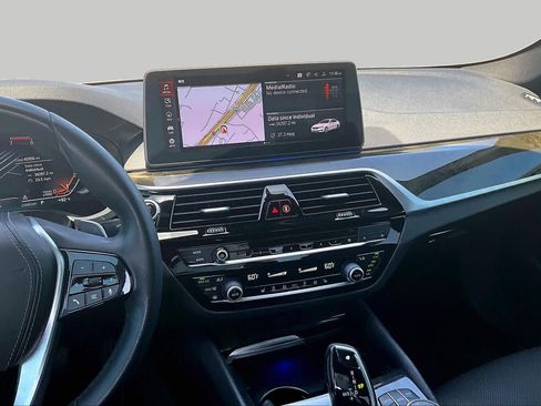 Used 2023 BMW 530i w/ Convenience Package RWD image 6
