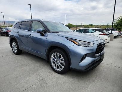 Used 2023 Toyota Highlander Limited