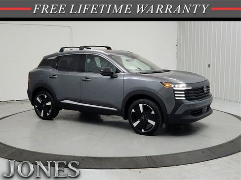 New 2026 Nissan Kicks SR image 1