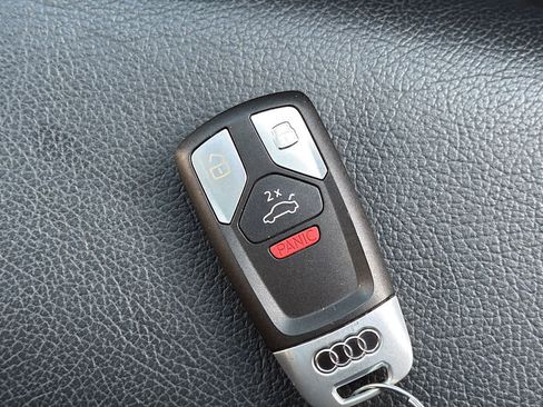 Used 2019 Audi Q5 Prestige w/ Prestige Package image 36