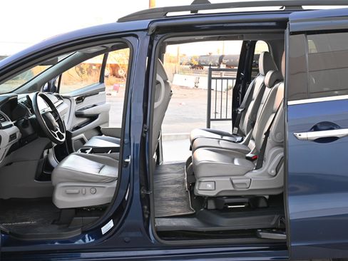 Used 2018 Honda Odyssey Elite image 42