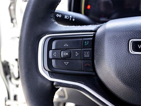 Used 2023 Jeep Wagoneer 4WD image 18