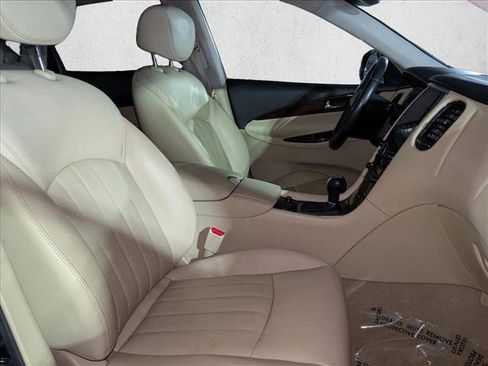 Used 2017 INFINITI QX50 2WD w/ Premium Plus Package image 21