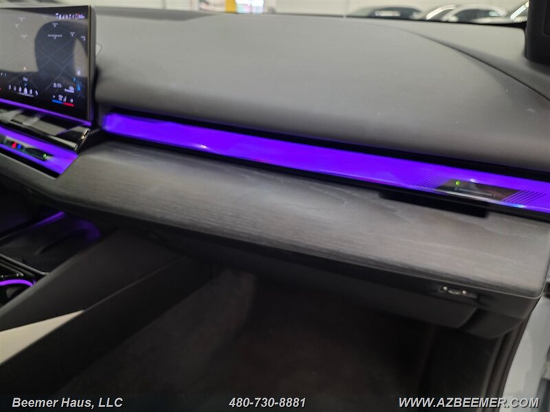 Used 2024 BMW i5 eDrive40i w/ M Sport Package RWD image 32