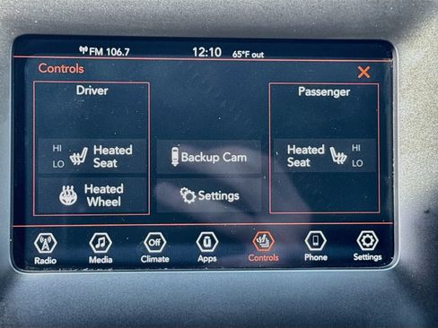 Used 2019 Jeep Cherokee Latitude Plus w/ Comfort/Convenience Group AWD/4WD image 18
