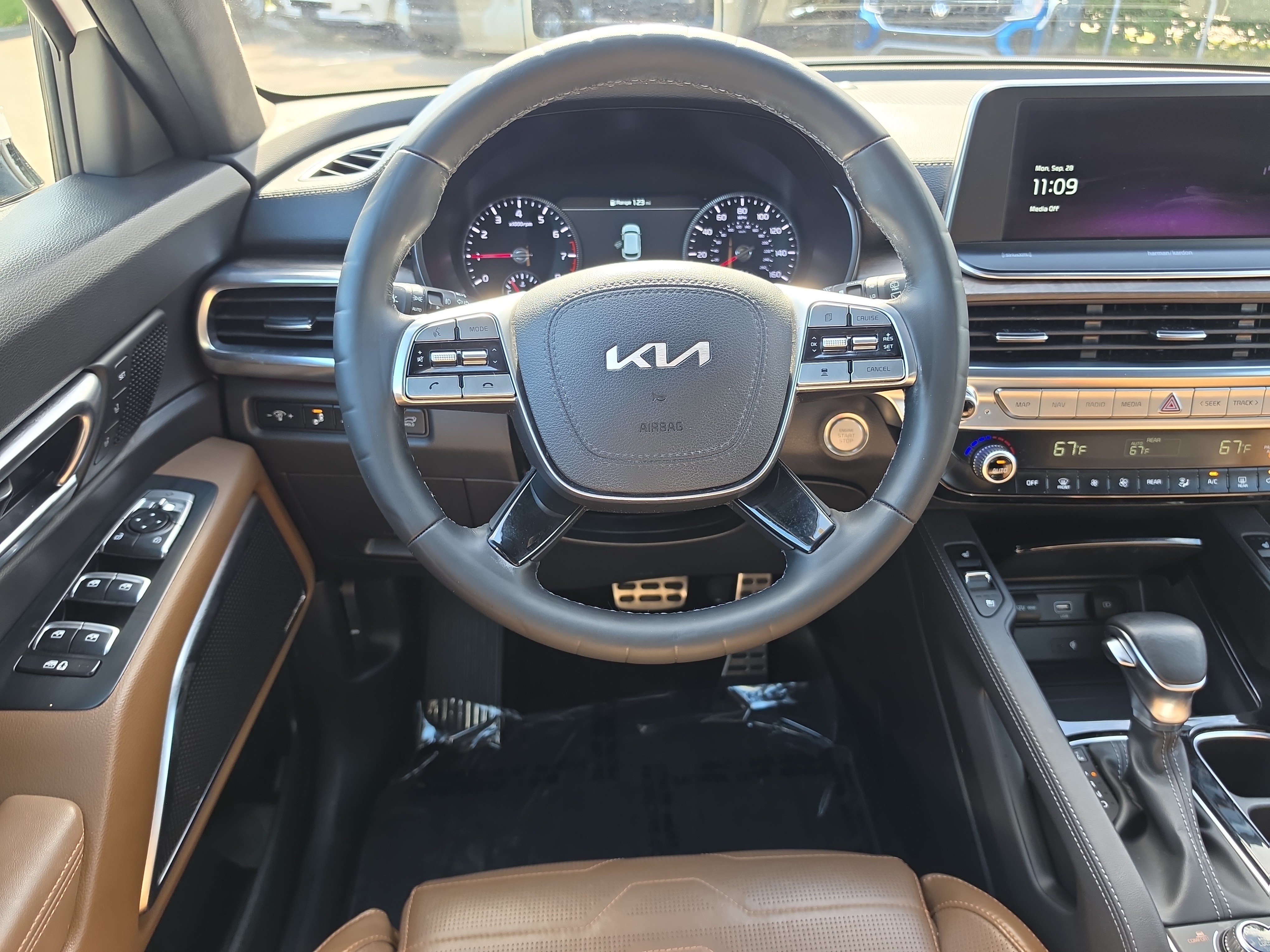 Certified 2022 Kia Telluride SX w/ SX Prestige Package AWD/4WD image 14