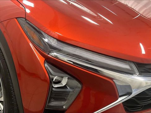 Used 2024 Chevrolet Trax LT image 32