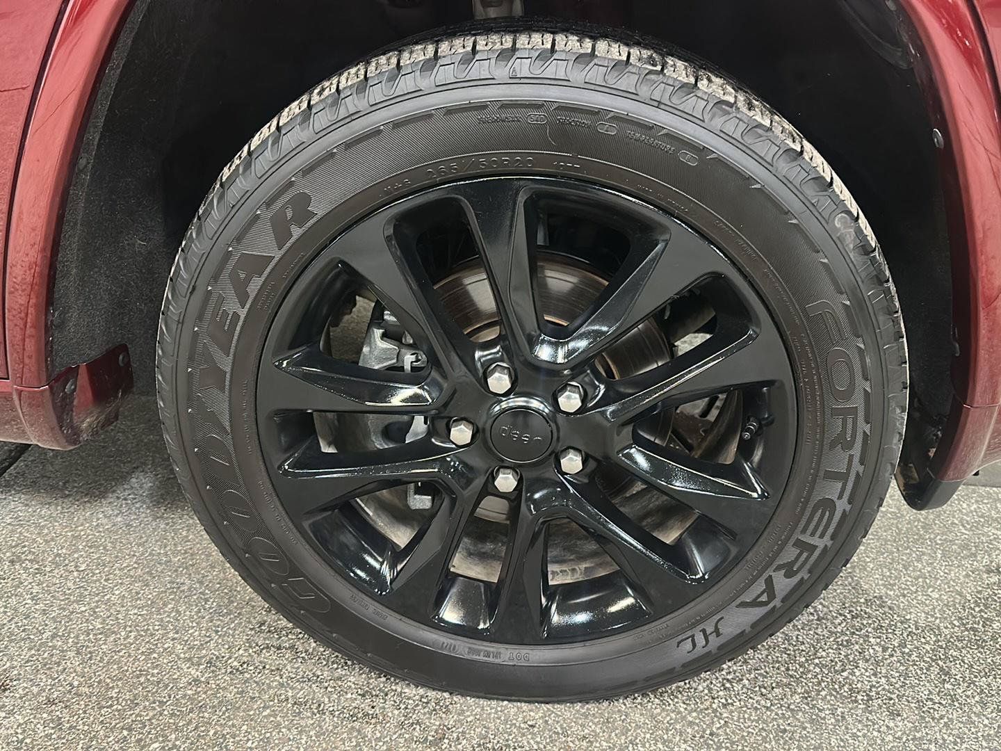 Used 2020 Jeep Grand Cherokee Altitude AWD/4WD image 10