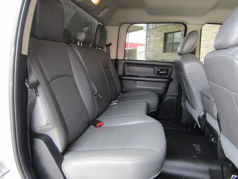 Used 2017 RAM 2500 Tradesman w/ Chrome Appearance Group RWD image 12