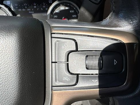Used 2022 Chevrolet Silverado 1500 High Country w/ Technology Package AWD/4WD image 19