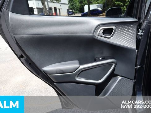 Used 2025 Kia Soul LX w/ LX Technology Package FWD image 19