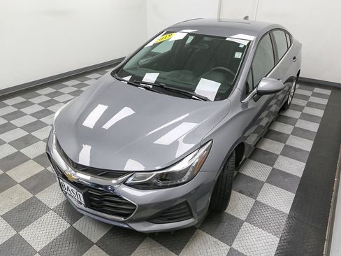 Used 2019 Chevrolet Cruze LT FWD image 6