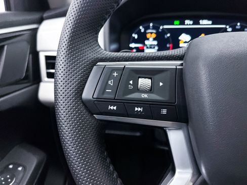 New 2025 Mitsubishi Outlander SE image 23