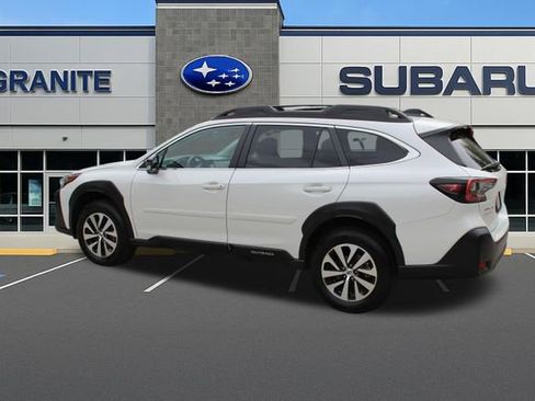 Certified 2025 Subaru Outback Premium AWD/4WD image 8