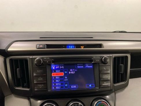 Used 2013 Toyota RAV4 LE AWD/4WD image 11