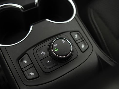 Used 2023 GMC Terrain SLE w/ Driver Convenience Package image 11