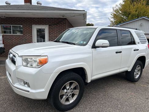 Used 2011 Toyota 4Runner SR5 image 1