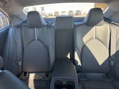 Used 2021 Toyota Camry SE image 27