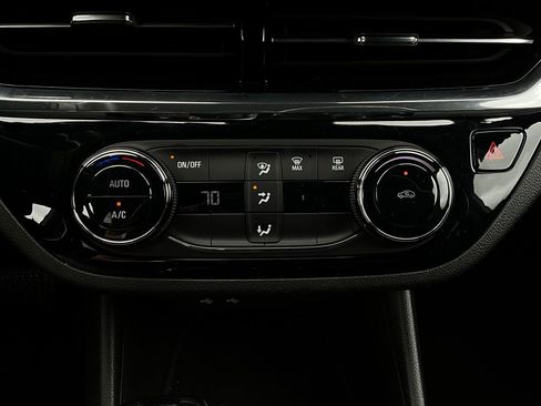 Used 2025 Buick Envista Sport Touring image 26